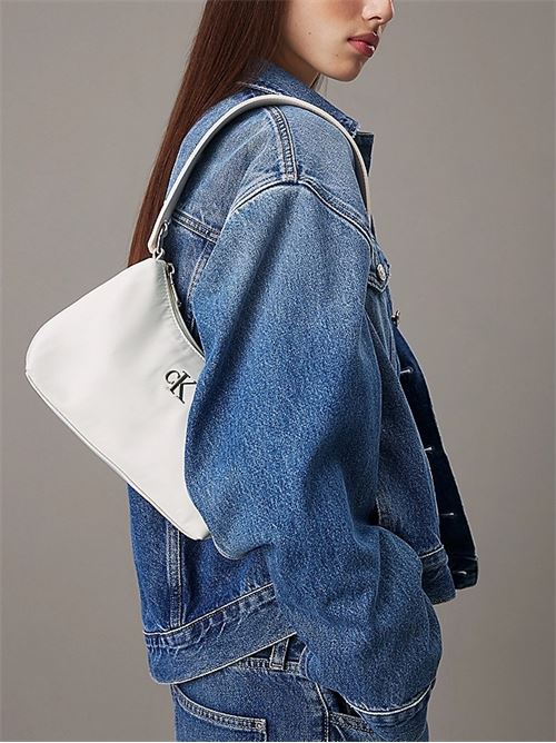 sleek nylon shoulderbag CALVIN KLEIN JEANS | K60K613124YAS